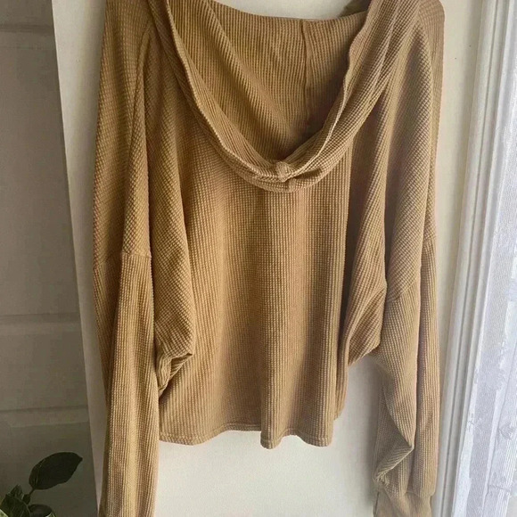 Offline by Aerie Waffle Knit Hoodie Sweatshirt Oversized XL V Neck Cropped Camel - Picture 8 of 10